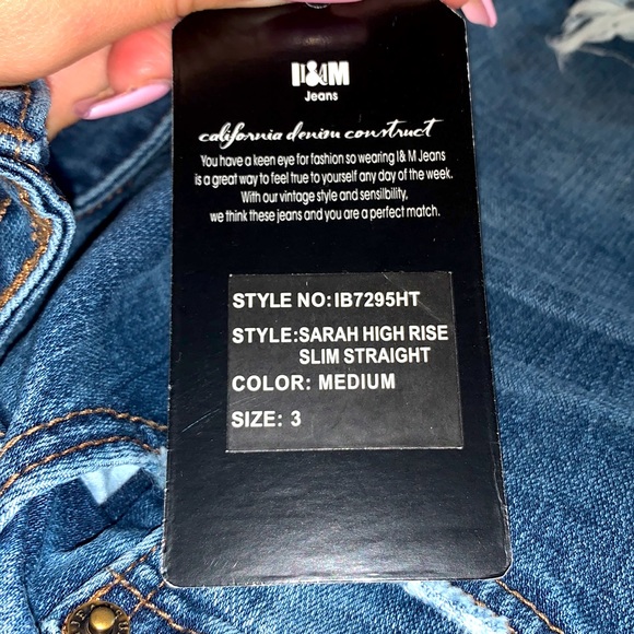 FASHION NOVA Erissa Distressed Hem Ankle Jeans - Picture 11 of 11